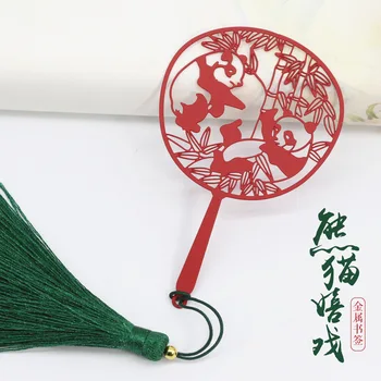 1pcs Obrie panda hravé a roztomilé Čínsky štýl klasické kovové strapec tvorivé Wenchuang darček ventilátor tvár duté záložku