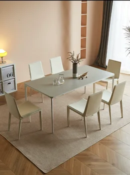 Svetlo luxusný krém, jedálenský stôl a stoličky, taliansky štýl stôl a stoličky, moderný minimalistický operadla, kožené sedlo stolice