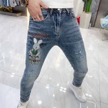 Kórejský Luxusné Oblečenie pánske Džínsy s Otvormi Chudá Úsek Umyté Dlhé Nohavice Jar Leto Králik Výšivky Potlač Nohavice