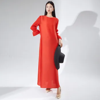 Šaty dámske Oblečenie na Jeseň Novú Kvalitnú Módu Kolo Krku Voľné Elastické Miyake Skladaný Farbou