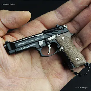 2023 1:3 Vysoko Kvalitné Kovové Model Beretta 92F Keychain Hračka Zbraň Micro Zliatiny Pištole Zberateľskú Hračka Darček Čaro